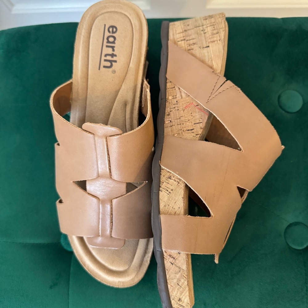 Earth Women's Tan Slides Wedge Heel Sandals - Picture 4 of 7